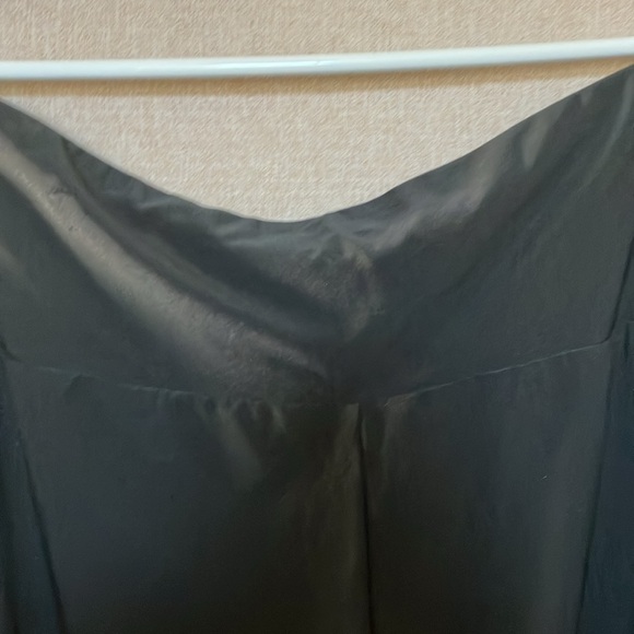 FINAL MARKDOWN NYL Vibrant Pink and Black Sports cropped slacks 2x - Picture 9 of 9